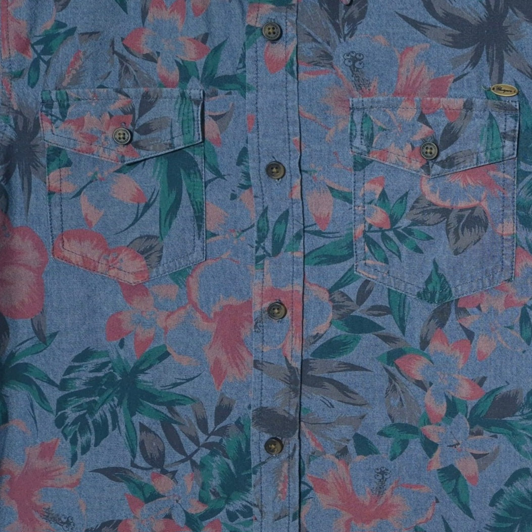 Camisa hombre Chevignon Azul con print de flores rosadas